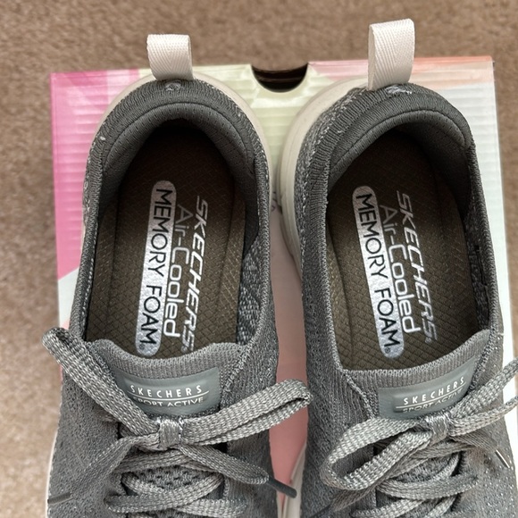 EUC Skechers Women’s Gray Sneakers with Air-Cooled Memory Foam - Picture 3 of 7